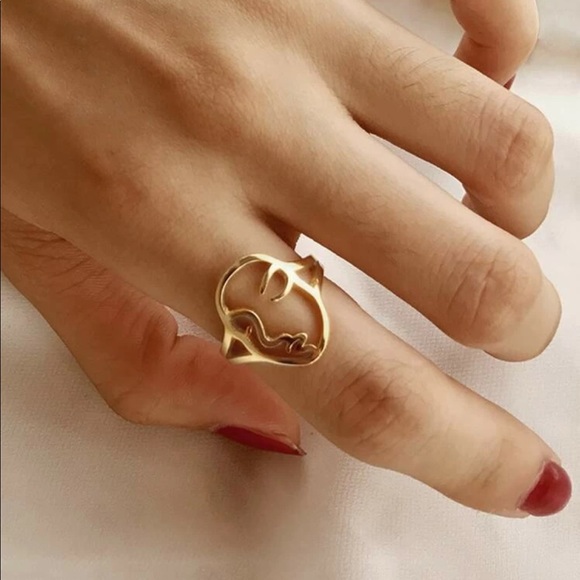 • Lola • Hollow Face Ring - Picture 4 of 6